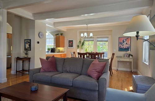 Sonoma Maison | The Heart of Sonoma Plaza: Stylish 1877 Victorian