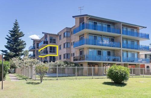 Nelson Bay Appartement | The Helm 8 hear the waves from Shoal Bay Beach