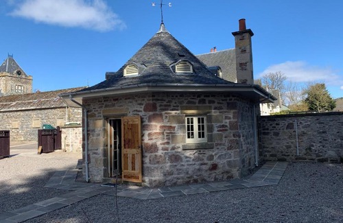 Scaniport Maison | The Hen House