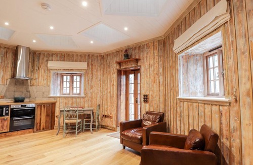 Scaniport Maison | The Hen House