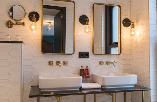 Nieuwmarkt en Lastage Hôtel | The Hendrick's Hotel