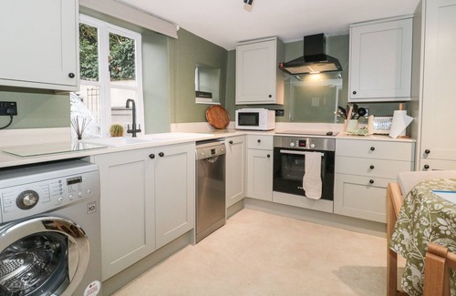 Nunney Cottage | THE HERMITAGE, conviviale et familiale, avec feu ouvert à Nunney, Ref 9248