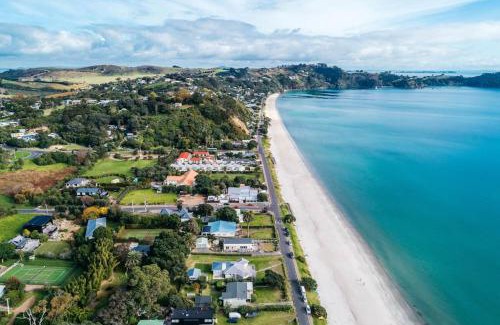 Onetangi Maison | The Hibiscus - Coast & Country
