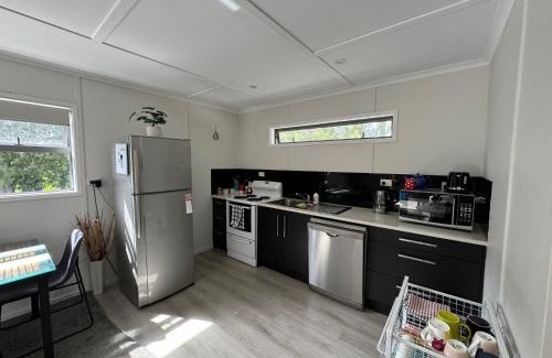 Papamoa Beach Maison | The Hidden Cottage