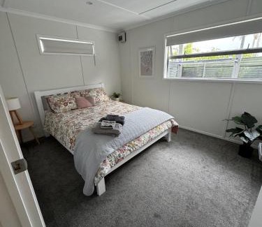 Papamoa Beach Maison | The Hidden Cottage