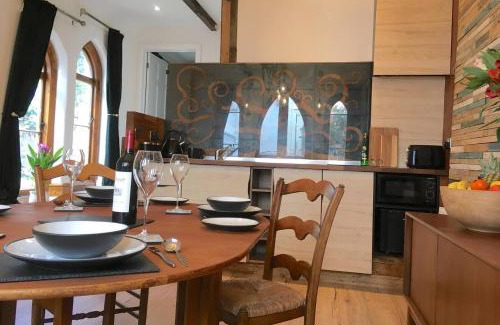 Barrow Gurney Maison | The Hideaway - a charming, unique retreat in Long Ashton, Bristol
