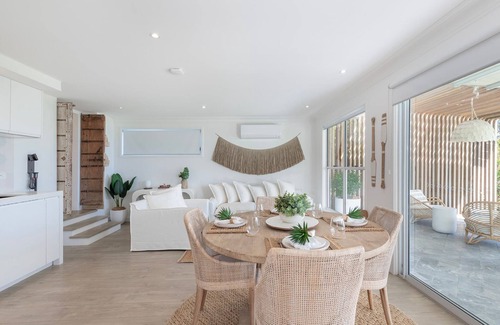 Bonnells Bay Appartement | The Hideaway- a unique laid-back-lux, absolute waterfront
