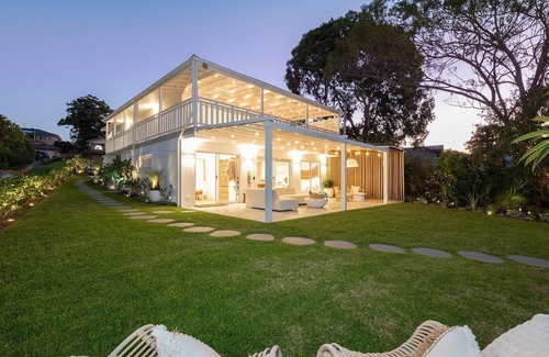 Bonnells Bay Appartement | The Hideaway- a unique laid-back-lux, absolute waterfront