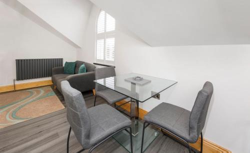 York Appartement | The Hideaway At The Lawrence Apartments