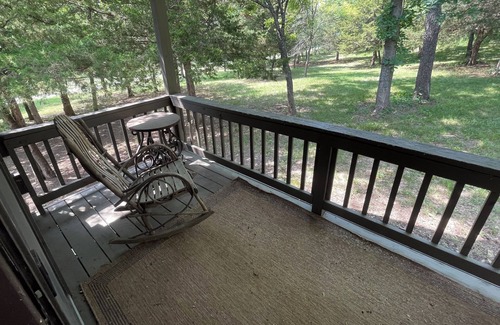 Gallatin Cabine | The hideaway retreat cabin has views of open fields and sweet water lake.