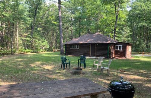 Oscoda Maison | The Hideout - Cute And Quiet Rustic Cabin!