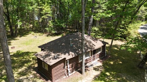 Oscoda Maison | The Hideout - Cute And Quiet Rustic Cabin!