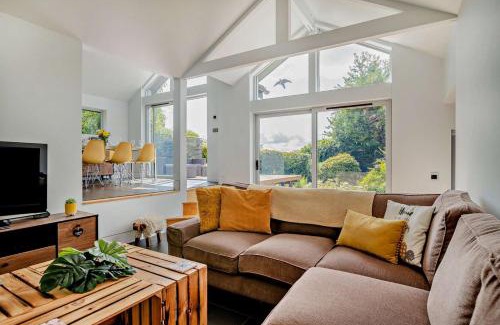Lydney Maison | The Hidey Hole