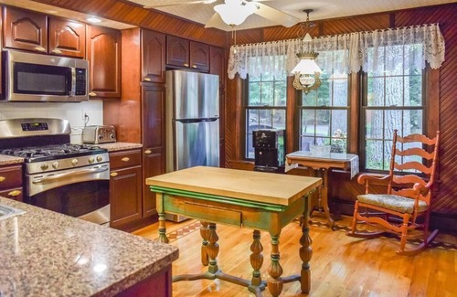 Inlet Maison | The Highland Lodge - 4th Lake Historic, Waterfront Home