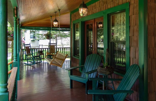 Inlet Maison | The Highland Lodge - 4th Lake Historic, Waterfront Home