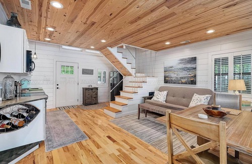 Bremen Cabine | ꨄ︎ The Highland on Smith - Lakefront Family Cabin