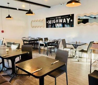 Harewood Hôtel | The Highway Inn