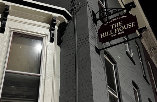 Pottsville Maison | The Hill House - Historic Townhouse near Yuengling
