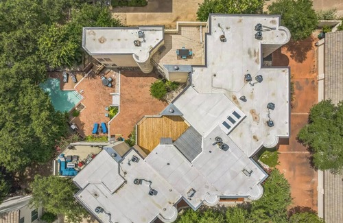 The Hills Appartement | The Hills: Quiet Spacious Gated Community w/Pool!