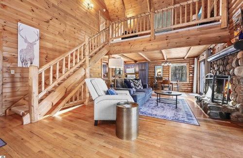 Beulah Maison | The Hillside Hideaway At Crystal Lake - Great Spa!