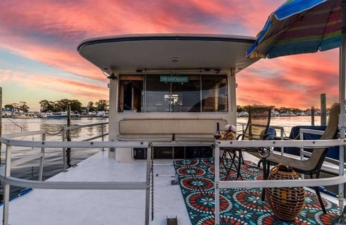 Point Pleasant Location De Bateaux | The Hilton of Houseboats