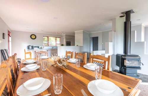 Lynmore Maison | The Hiltons Summary: