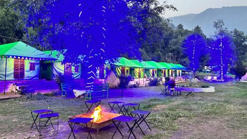 Purnia Hôtel | The Himalayan Cottage Camping With Bonfire, Manali - A Riverside Retreat
