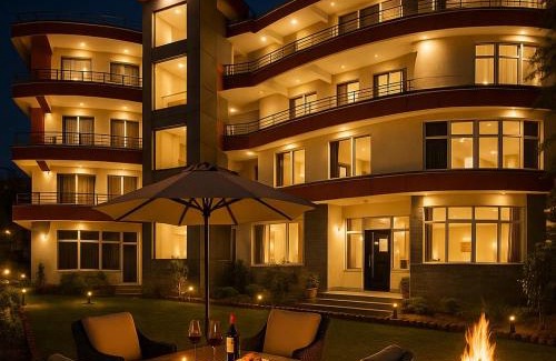Chas Hôtel | The Himalayan Highland Dharamshala # Big Swimming Pool# Lawn # Pool Table # Kids Friendly # Family Friendly # Private Parking