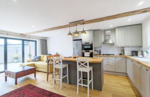 Emsworth Maison | The Hive