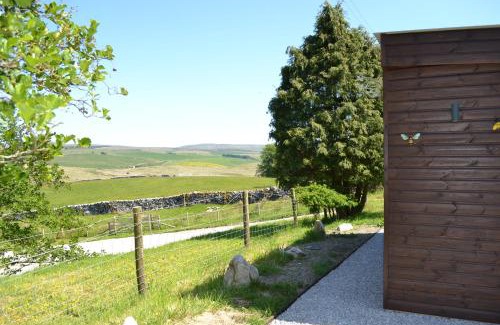 Horton in Ribblesdale Cabine | The Hive Lodge Cabin at Ashes Farm, near Settle