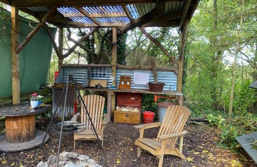 Ilton Cabine | The Hobbit House and Secret Garden