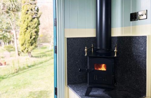Sutton Maison | The Hollies Shepherds Hut by The Suffolk Cottage Collection