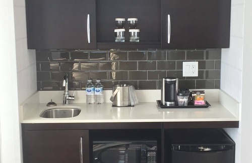 Downtown Halifax Hôtel | The Hollis Halifax a DoubleTree Suites by Hilton Hotel