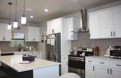 West Livingston Maison | The Honey Hive - Dog friendly w/ golf cart, game room, and pool access