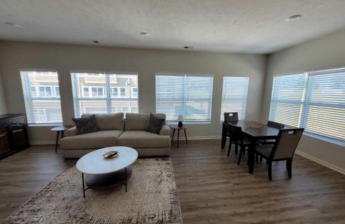 Elkhorn Maison | The HoneyBee at Coventry Rows