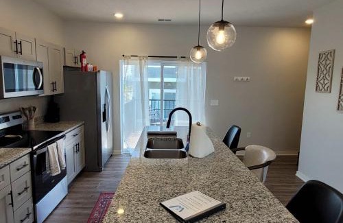 Elkhorn Maison | The HoneyBee at Coventry Rows