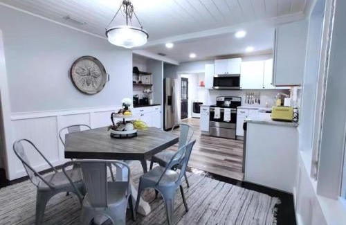 Thomasville Maison | The Honeycomb Haven l 1 Mile to Downtown Thomasville