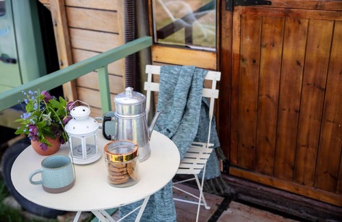 Trowbridge Autre | The Hoot Romantic Glamping