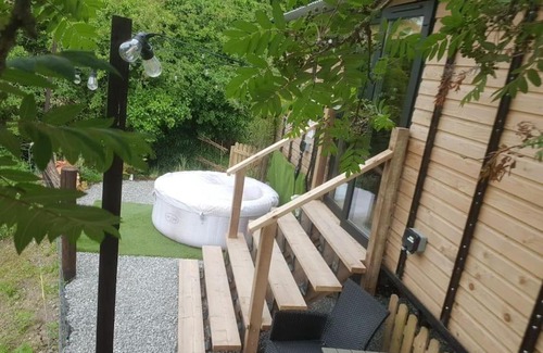 Garadice Autre | The Horrrsebox Tinyhouse Glamping