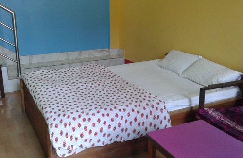 Dharan Hôtel | L'Hôtel Ambassador (Lodge, Restaurant & Bar)