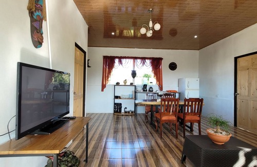 Canton Guatuso Maison | The House on the Hill