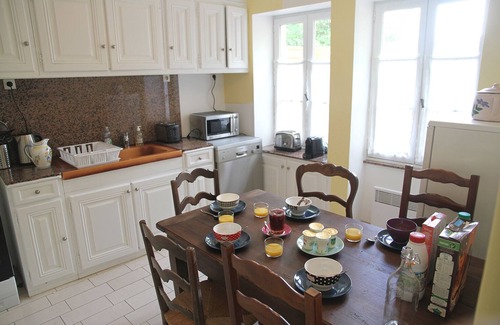 Ravieres Maison | La maison et son jardin sur le Canal de Bourgogne