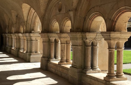 Ravieres Maison | La maison et son jardin sur le Canal de Bourgogne