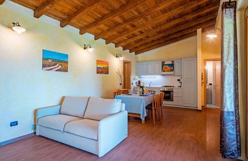Montignoso Maison | the house in the woods! suitable for families