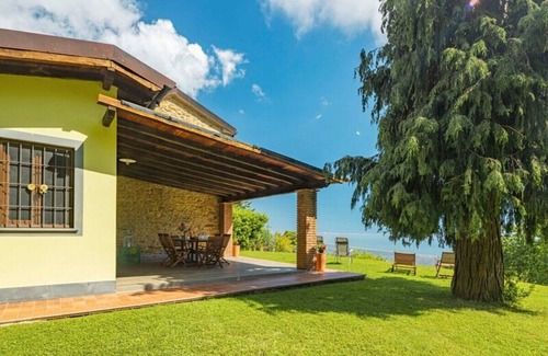 Montignoso Maison | the house in the woods! suitable for families