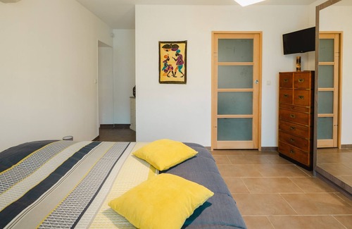 Parigne-lʼEveque Lit Et Petit-Déjeuner | The house is located 7kms from the 24h circuit