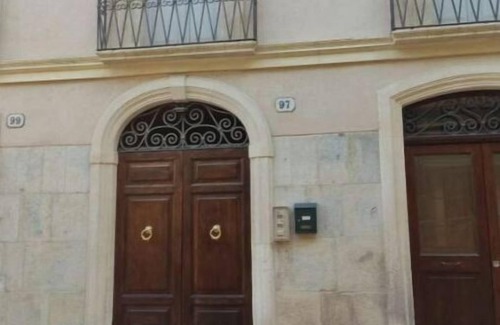 L'Aquila Appartement | The House of Dust ( Via Roma, 97 L'Aquila)