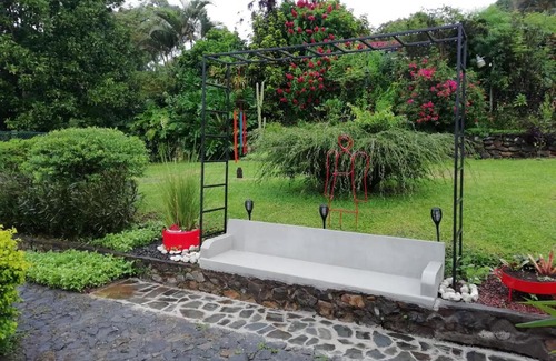 Pan de Azucar Cabine | The House of Hummingbird