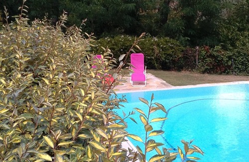 Buti Maison | La maison de souvenirs: maison de campagne avec piscine, oliveraie, verger et vignoble