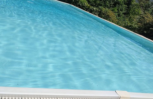 Buti Maison | La maison de souvenirs: maison de campagne avec piscine, oliveraie, verger et vignoble
